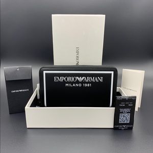 Emporio Armani Purse/Wallet black & white !!!
